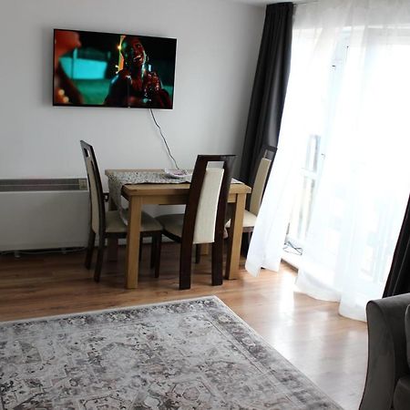 Lovely 2-Bedroom, 1 Bathroom Home, Sleeps 4 London Exterior photo