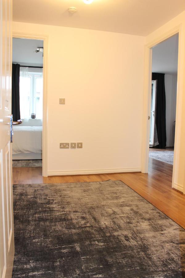 Lovely 2-Bedroom, 1 Bathroom Home, Sleeps 4 London Exterior photo