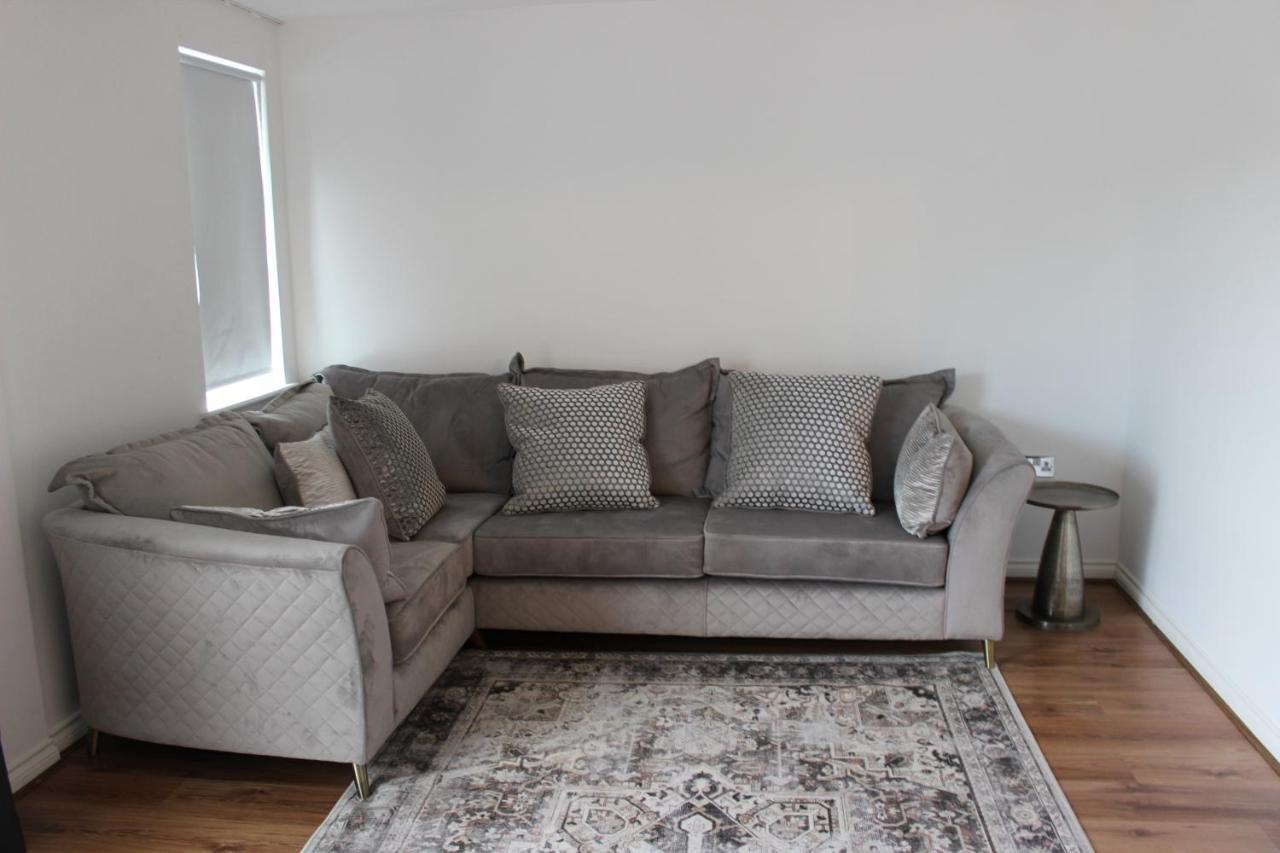Lovely 2-Bedroom, 1 Bathroom Home, Sleeps 4 London Exterior photo