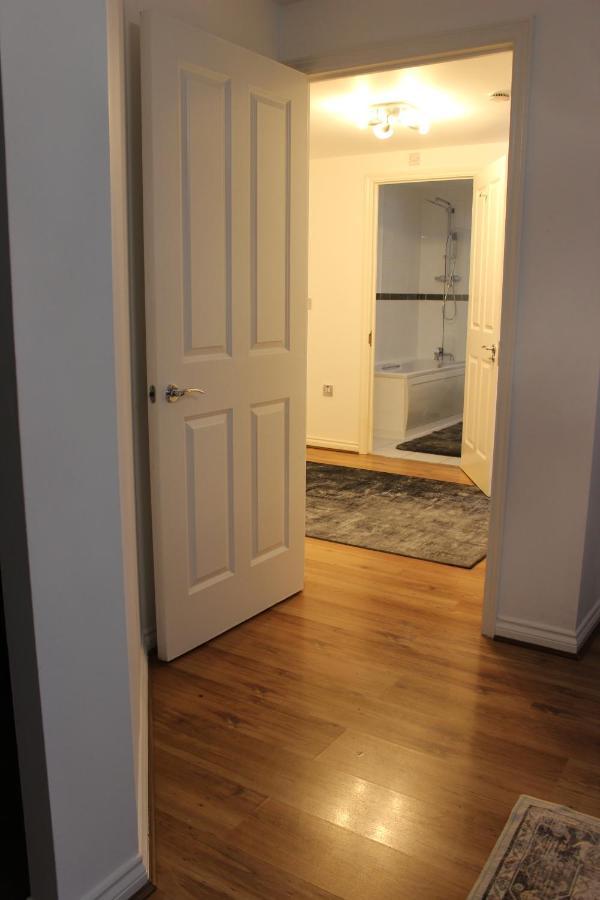 Lovely 2-Bedroom, 1 Bathroom Home, Sleeps 4 London Exterior photo