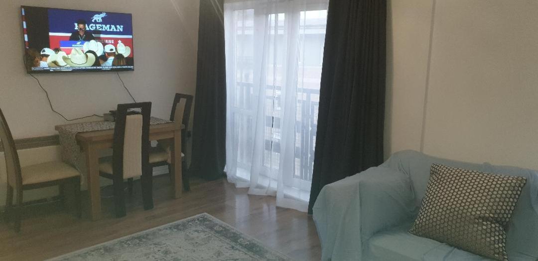 Lovely 2-Bedroom, 1 Bathroom Home, Sleeps 4 London Exterior photo